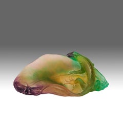 Mitte des 20. Jahrhunderts Pate de Verre Glas "Eidechse und Schmetterling Vide Poche" von Daum
