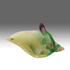 Verre « Pâte de verre » du milieu du XXe siècle : « Lézard avec papillon de nuit » de Daum