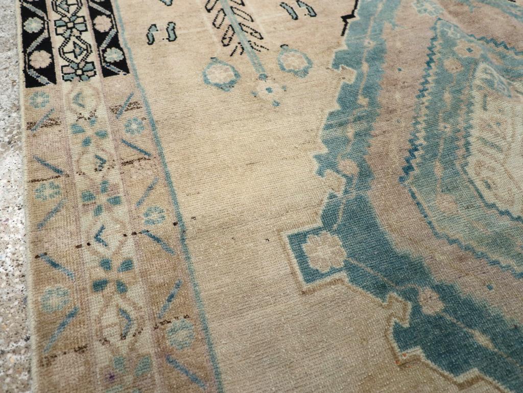 Alfombra de acento persa Afshar de mediados del siglo XX Tribal en venta