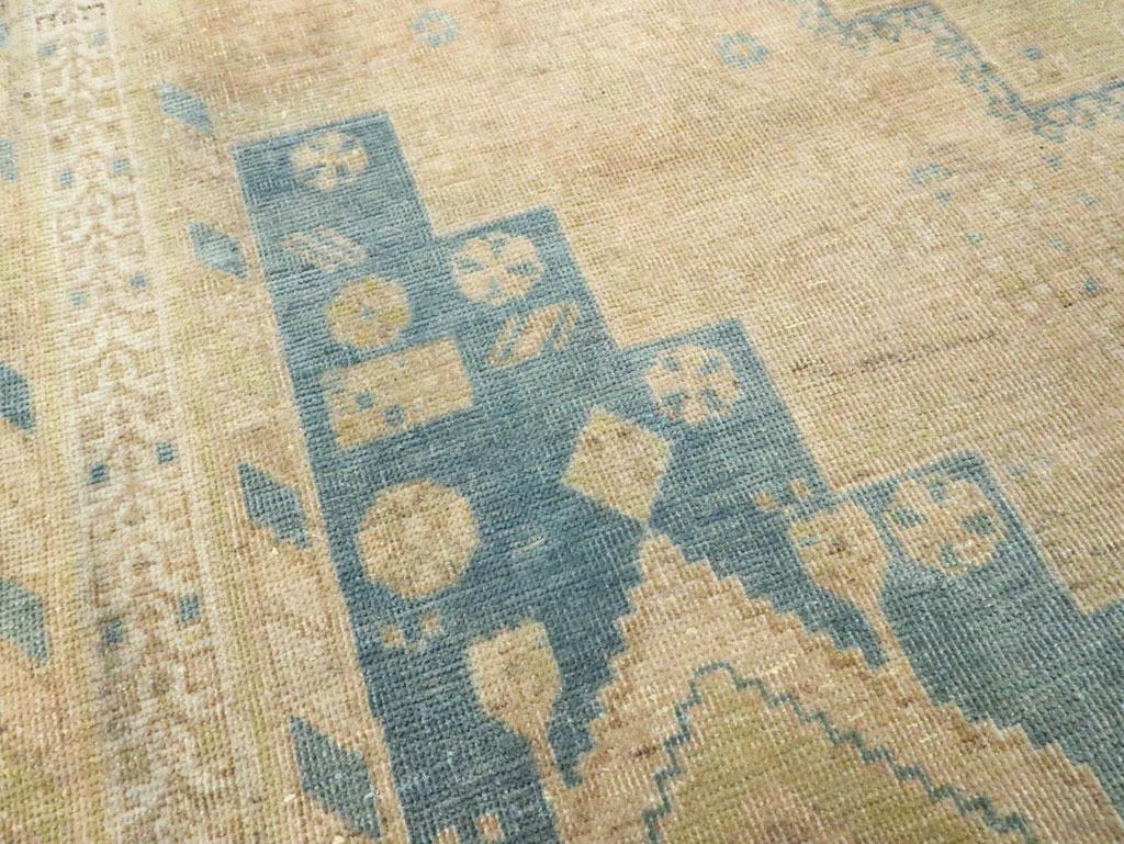 Mid-20th Century Persian Afshar Accent Rug (Stammeskunst) im Angebot