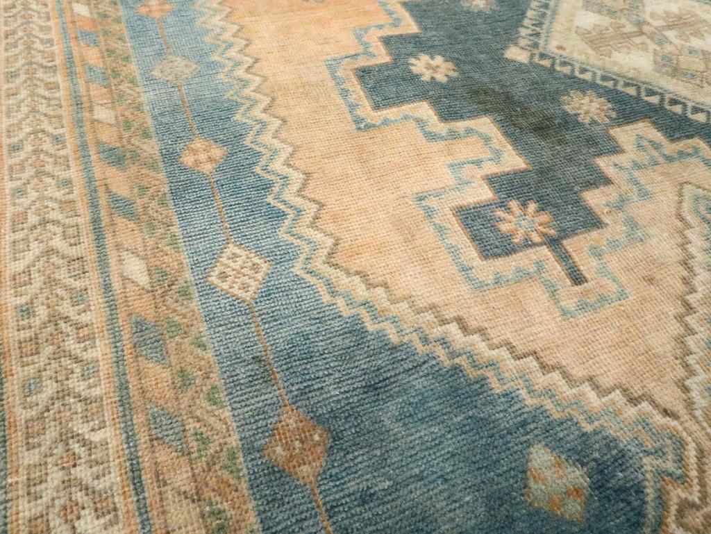 Tribale Mid-20th Century Persian Afshar Accent Rug in vendita