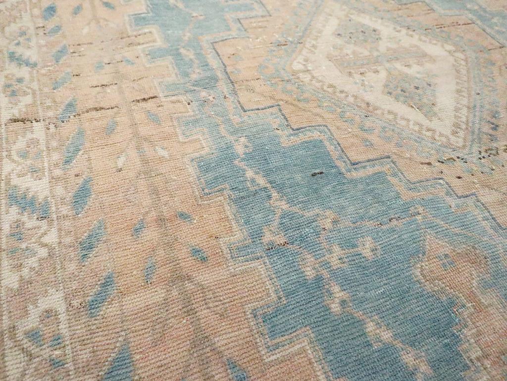 Mid-20th Century Persian Afshar Accent Rug (Stammeskunst) im Angebot