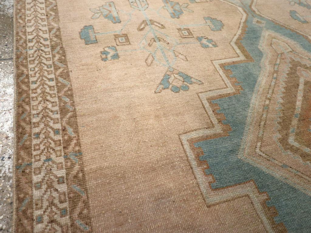 Mid-20th Century Persian Afshar Accent Rug (Stammeskunst) im Angebot