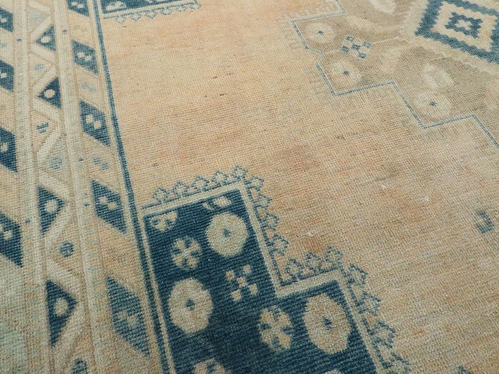 Tribale Mid-20th Century Persian Afshar Accent Rug in vendita