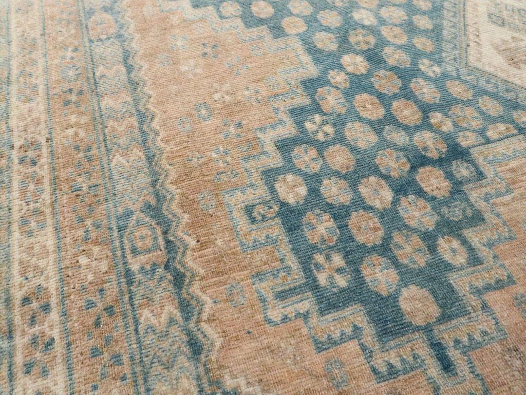 Tribal Tapis persan Afshar d'accentuation du milieu du 20e siècle en vente