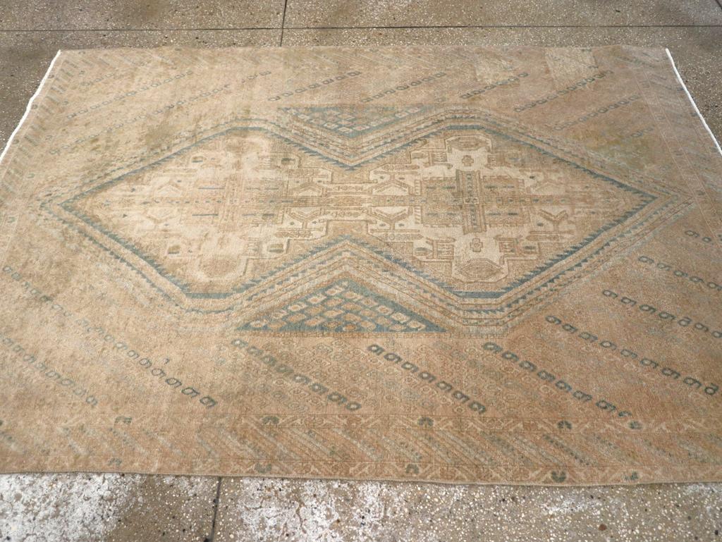 Alfombra de acento persa Afshar de mediados del siglo XX Persa en venta