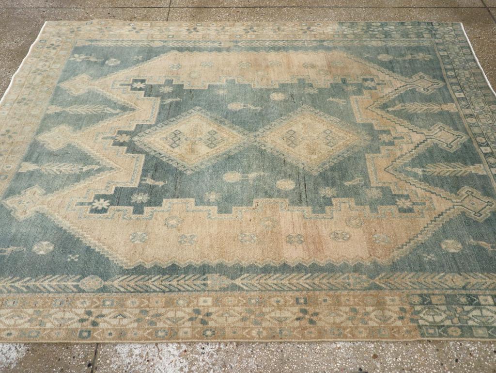 Persiano Tappeto da salotto persiano Afshar della metà del XX secolo in vendita