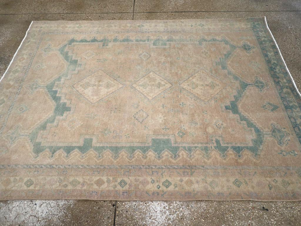 Perse Tapis persan Afshar d'accentuation du milieu du 20e siècle en vente