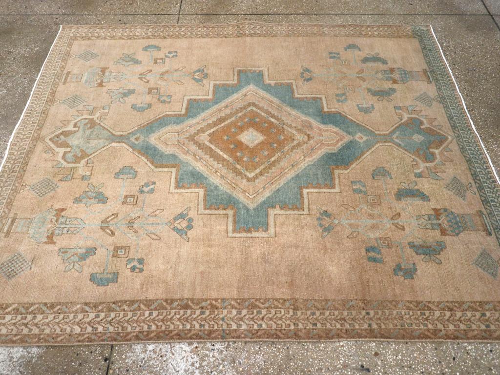 Mid-20th Century Persian Afshar Accent Rug (Persisch) im Angebot