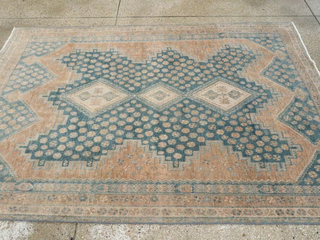 Perse Tapis persan Afshar d'accentuation du milieu du 20e siècle en vente