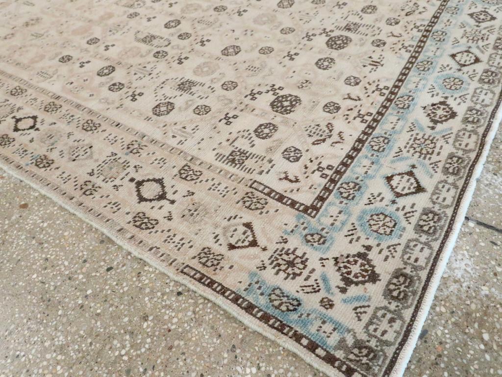 Annodato a mano Tappeto da salotto persiano Afshar della metà del XX secolo in vendita