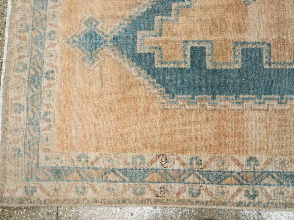Annodato a mano Mid-20th Century Persian Afshar Accent Rug in vendita