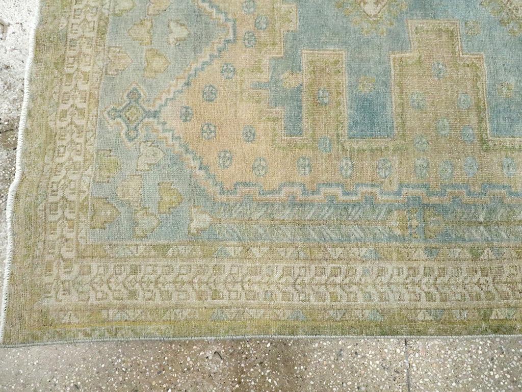 Annodato a mano Mid-20th Century Persian Afshar Accent Rug in vendita