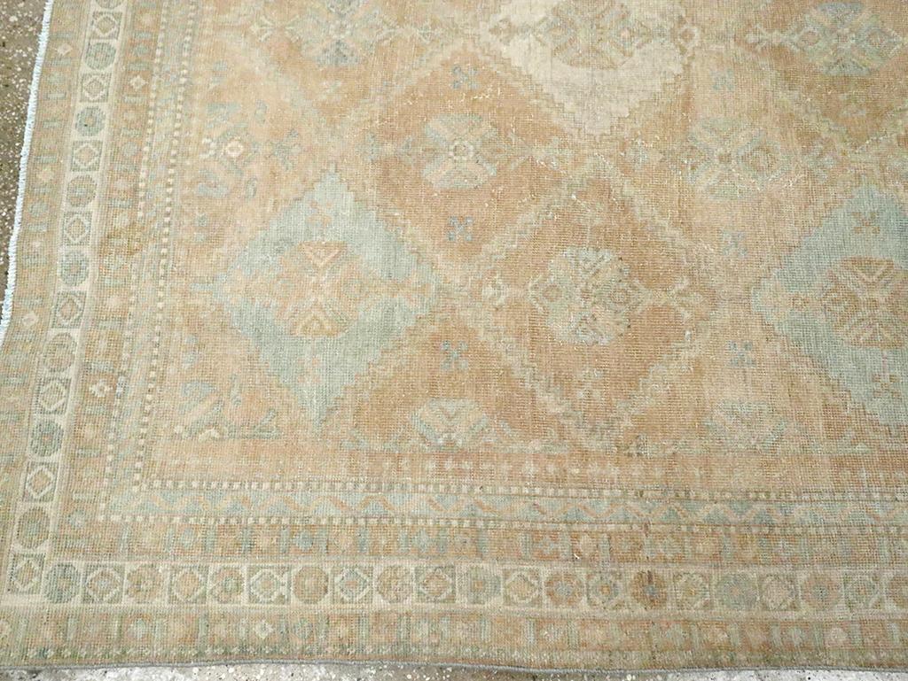 Annodato a mano Mid-20th Century Persian Afshar Accent Rug in vendita