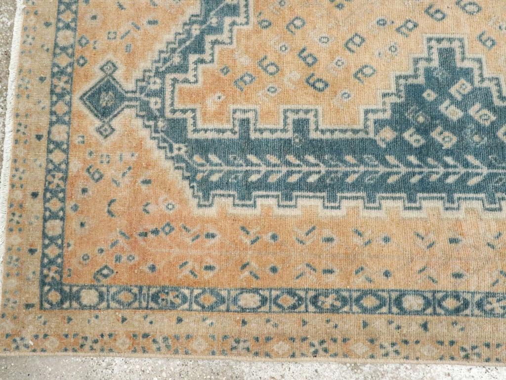 Annodato a mano Mid-20th Century Persian Afshar Accent Rug in vendita
