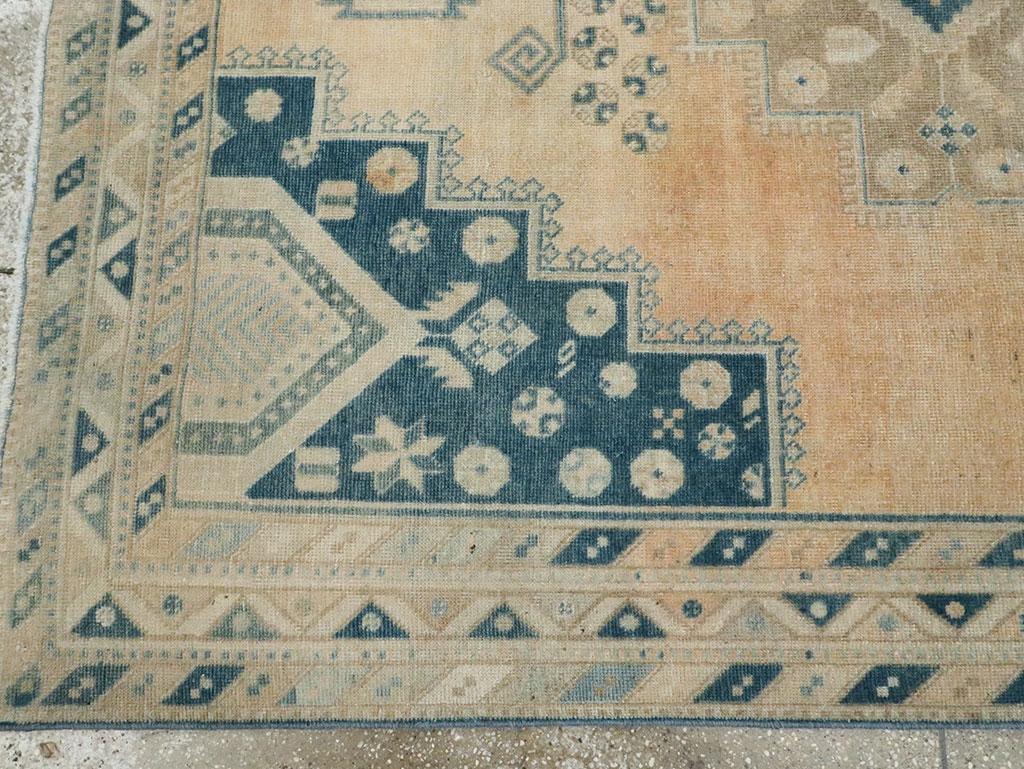Annodato a mano Mid-20th Century Persian Afshar Accent Rug in vendita