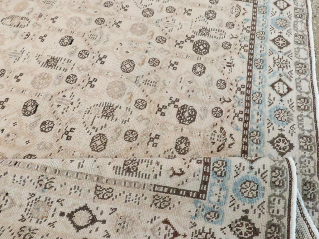 Tappeto da salotto persiano Afshar della metà del XX secolo In condizioni ottime in vendita a New York, NY