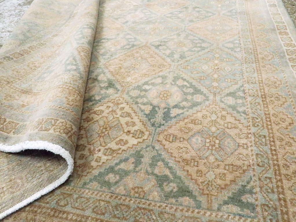 Alfombra de acento persa Afshar de mediados del siglo XX en Excelente estado para la venta en New York, NY
