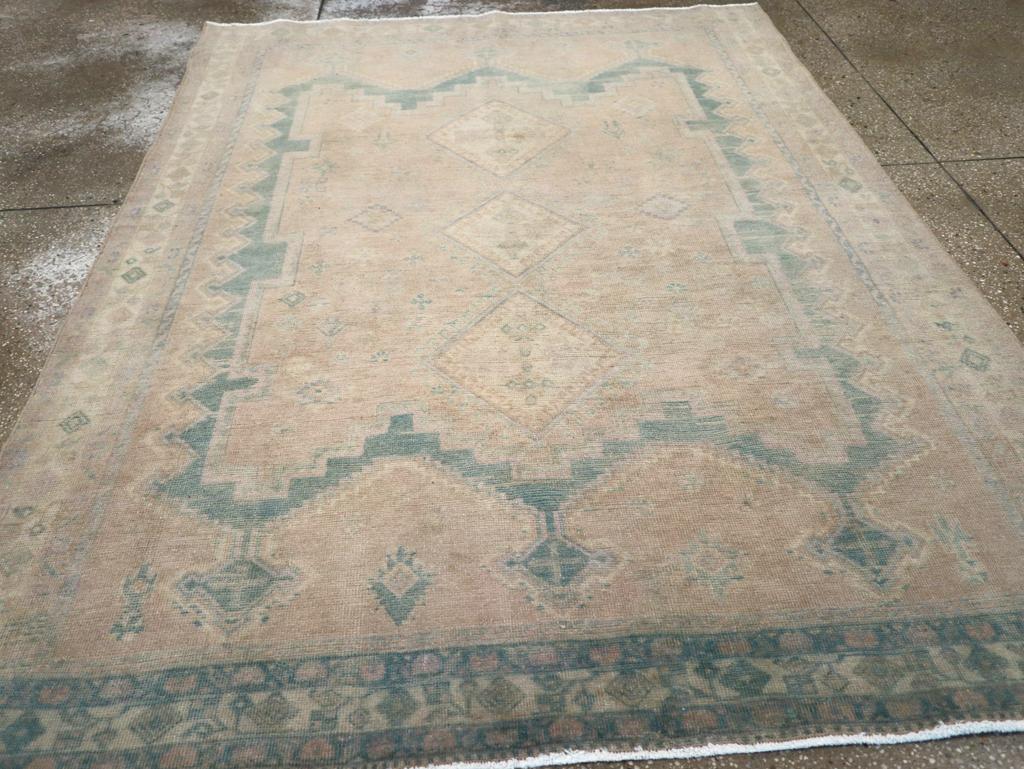 Tapis persan Afshar d'accentuation du milieu du 20e siècle Excellent état - En vente à New York, NY