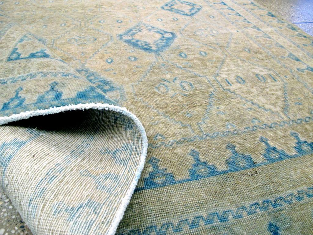 Tappeto da salotto persiano Afshar della metà del XX secolo In condizioni ottime in vendita a New York, NY