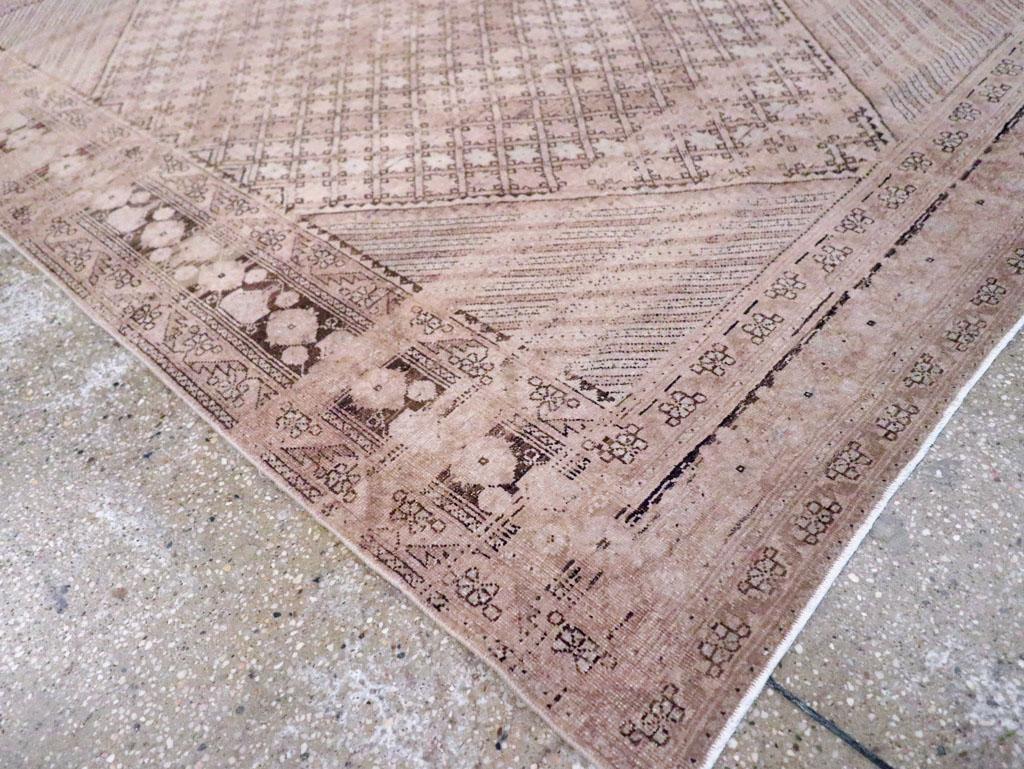 Alfombra de acento persa Afshar de mediados del siglo XX en Excelente estado para la venta en New York, NY