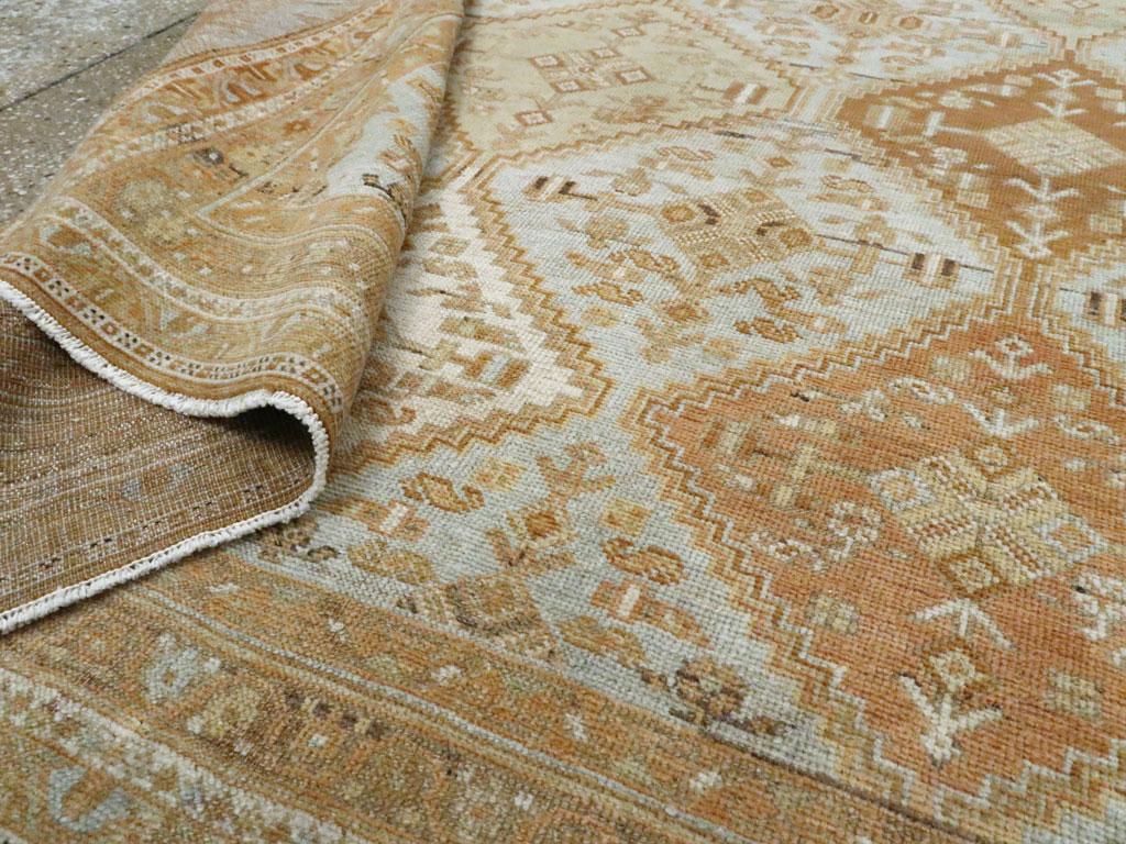 Alfombra de acento persa Afshar de mediados del siglo XX en Excelente estado para la venta en New York, NY