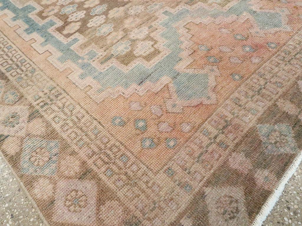 Mid-20th Century Persian Afshar Accent Rug Excellent état - En vente à New York, NY