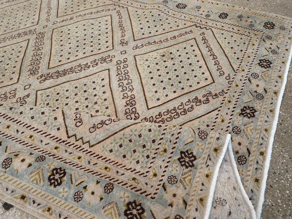 Alfombra de acento persa Afshar de mediados del siglo XX en Excelente estado para la venta en New York, NY