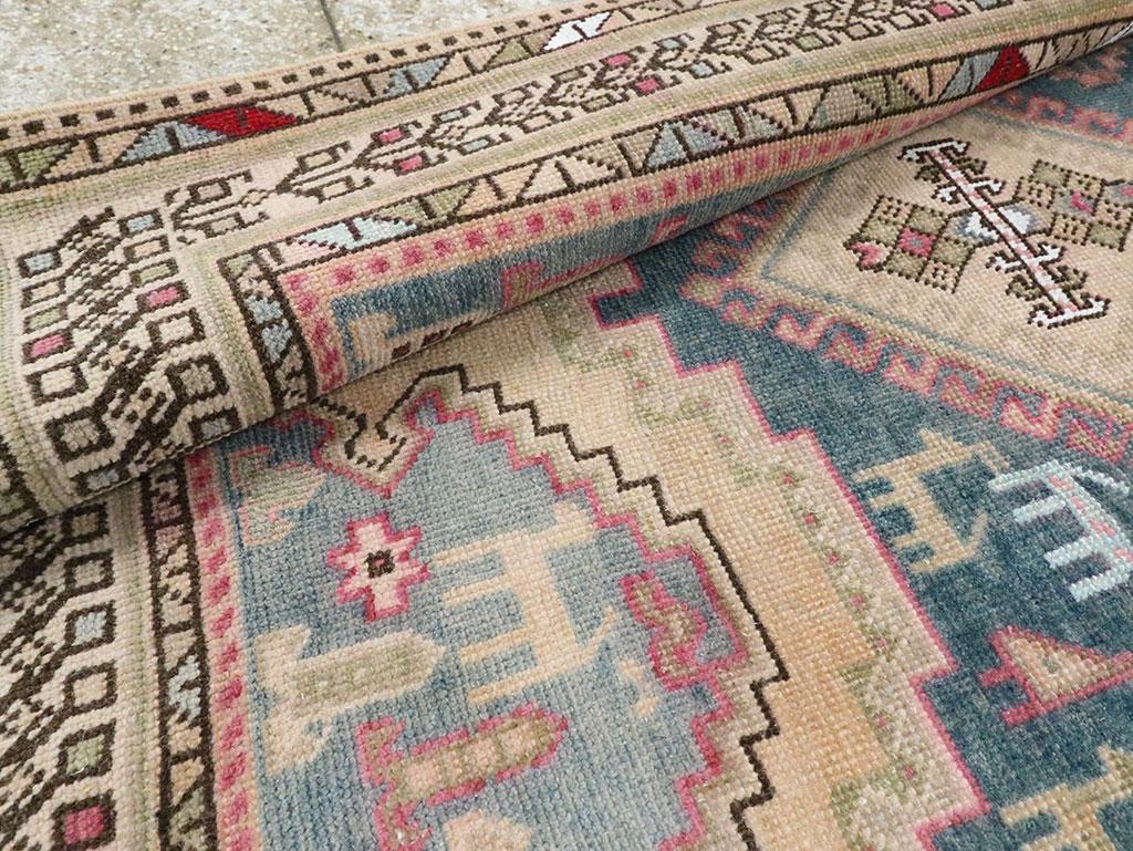 XX secolo Mid-20th Century Persian Afshar Accent Rug in vendita