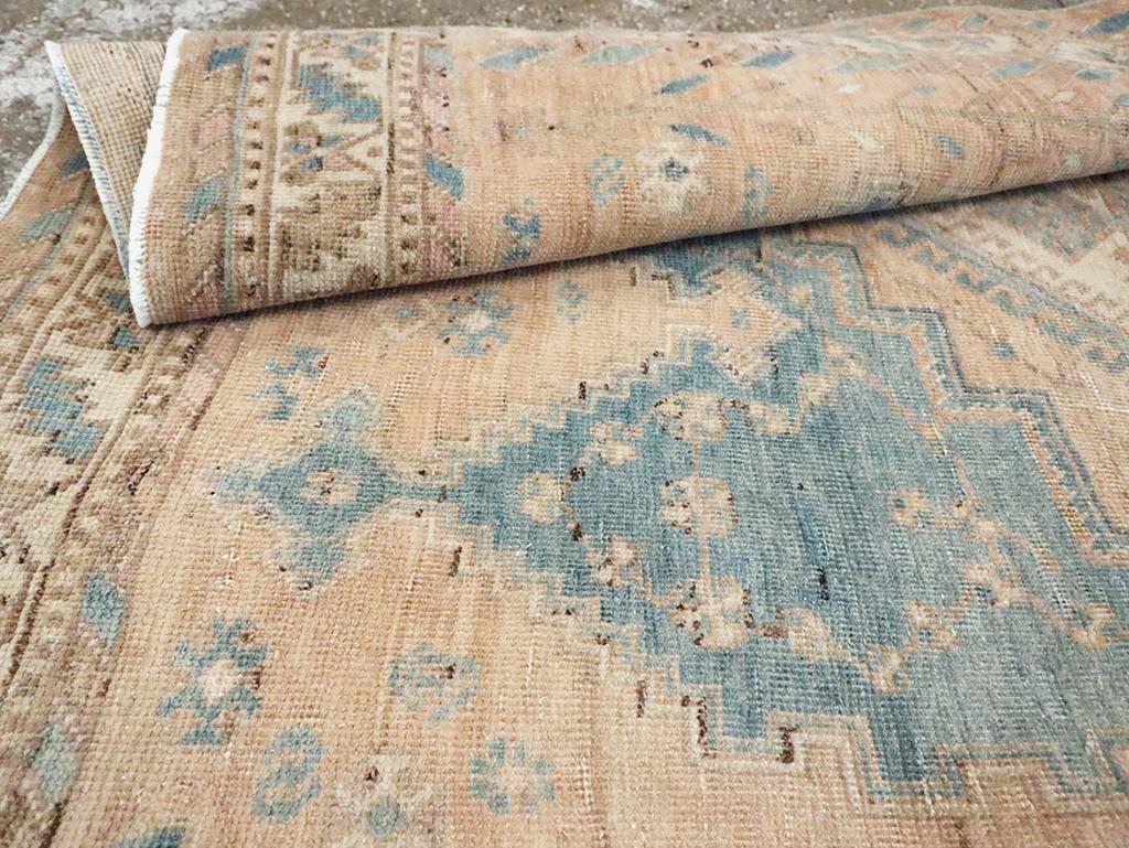 Mid-20th Century Persian Afshar Accent Rug (20. Jahrhundert) im Angebot
