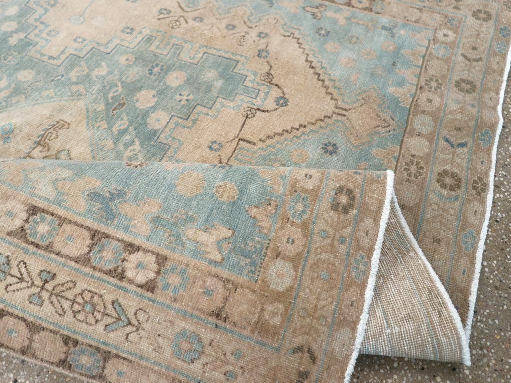 Mid-20th Century Persian Afshar Accent Rug (20. Jahrhundert) im Angebot