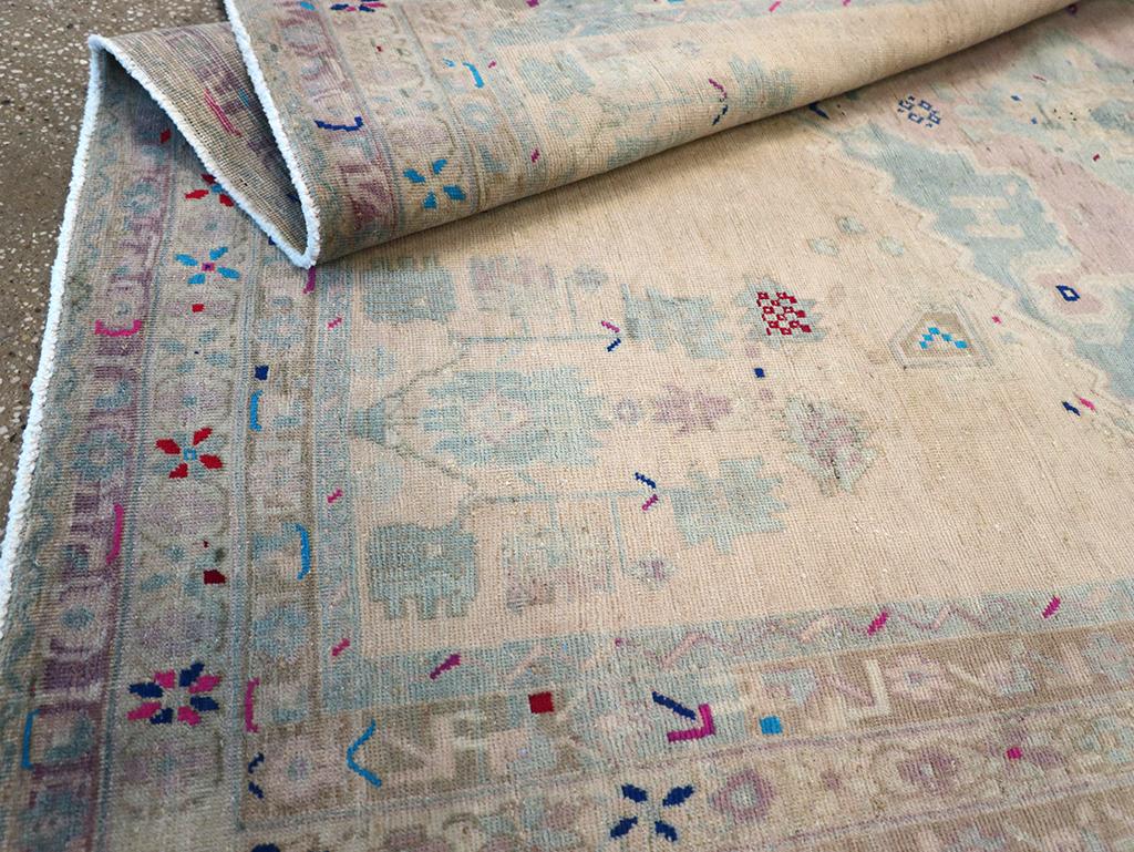 Alfombra de acento persa Afshar de mediados del siglo XX en venta 1