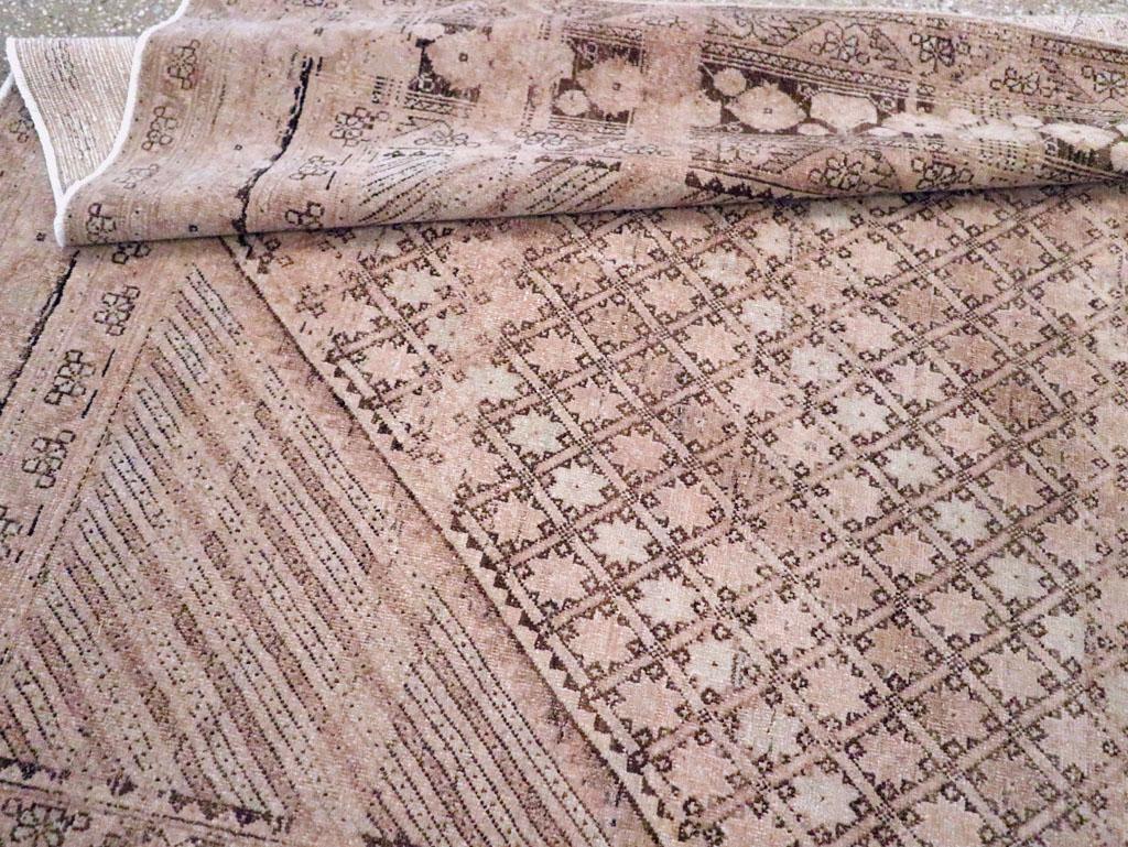 Alfombra de acento persa Afshar de mediados del siglo XX en venta 1