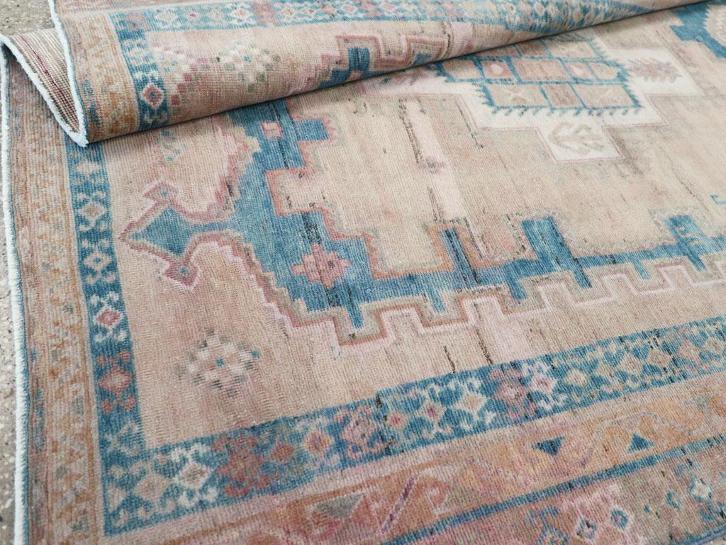 Mid-20th Century Persian Afshar Accent Rug Lana en venta