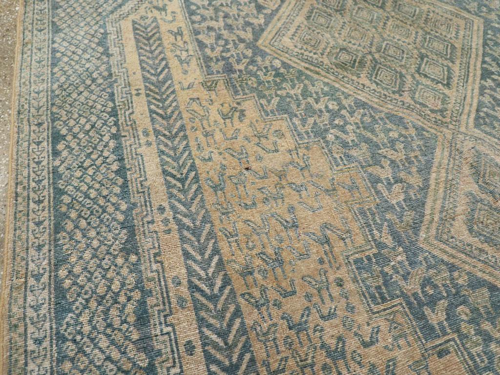 Alfombra de acento tribal persa Afshar de mediados del siglo XX Tribal en venta