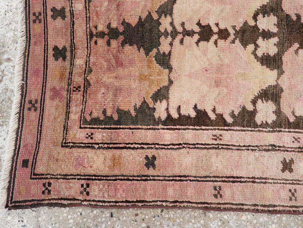 Mid-20th Century Persian Ardebil Throw Rug In Excellent Condition For Sale In New York, NY