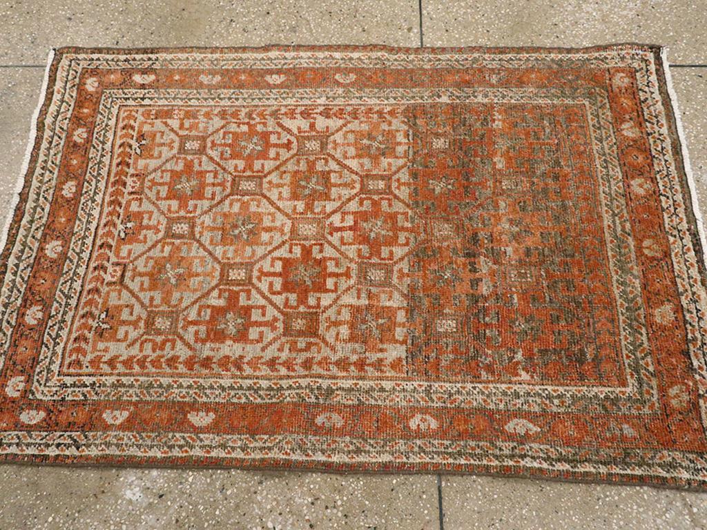Persiano Tappeto da lancio persiano Baluch della metà del XX secolo in vendita