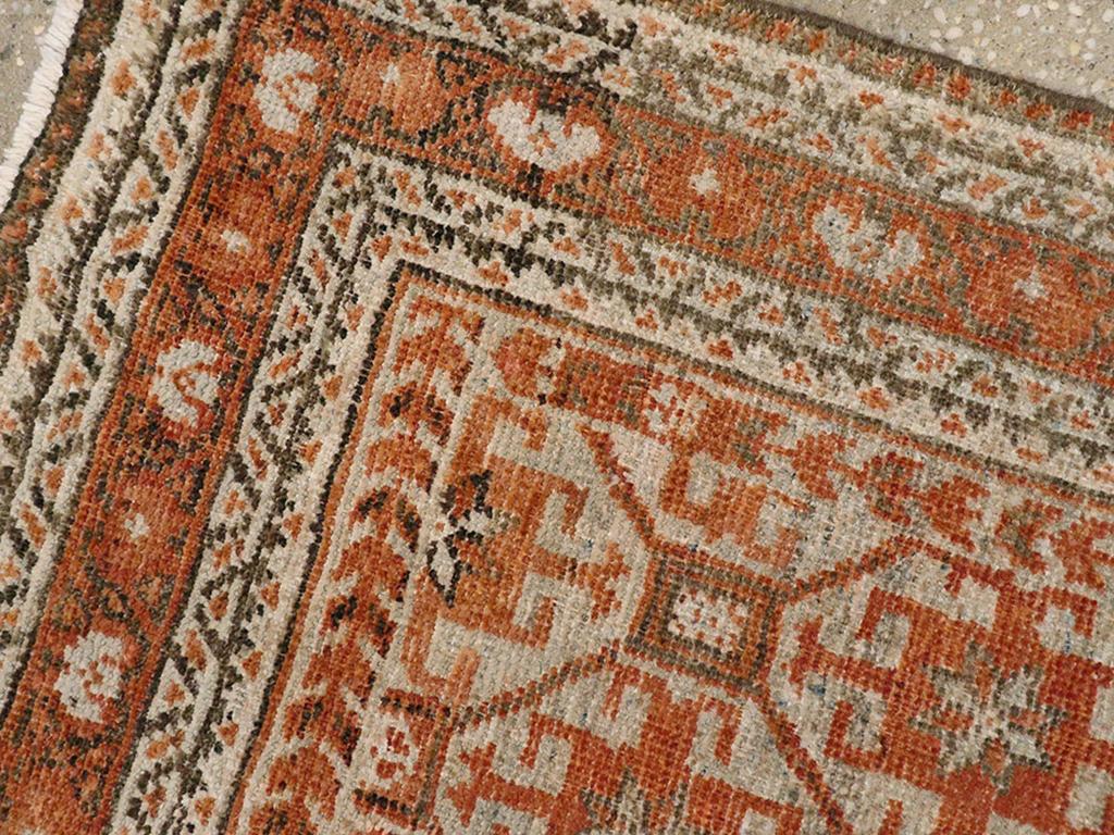 Tappeto da lancio persiano Baluch della metà del XX secolo In condizioni ottime in vendita a New York, NY