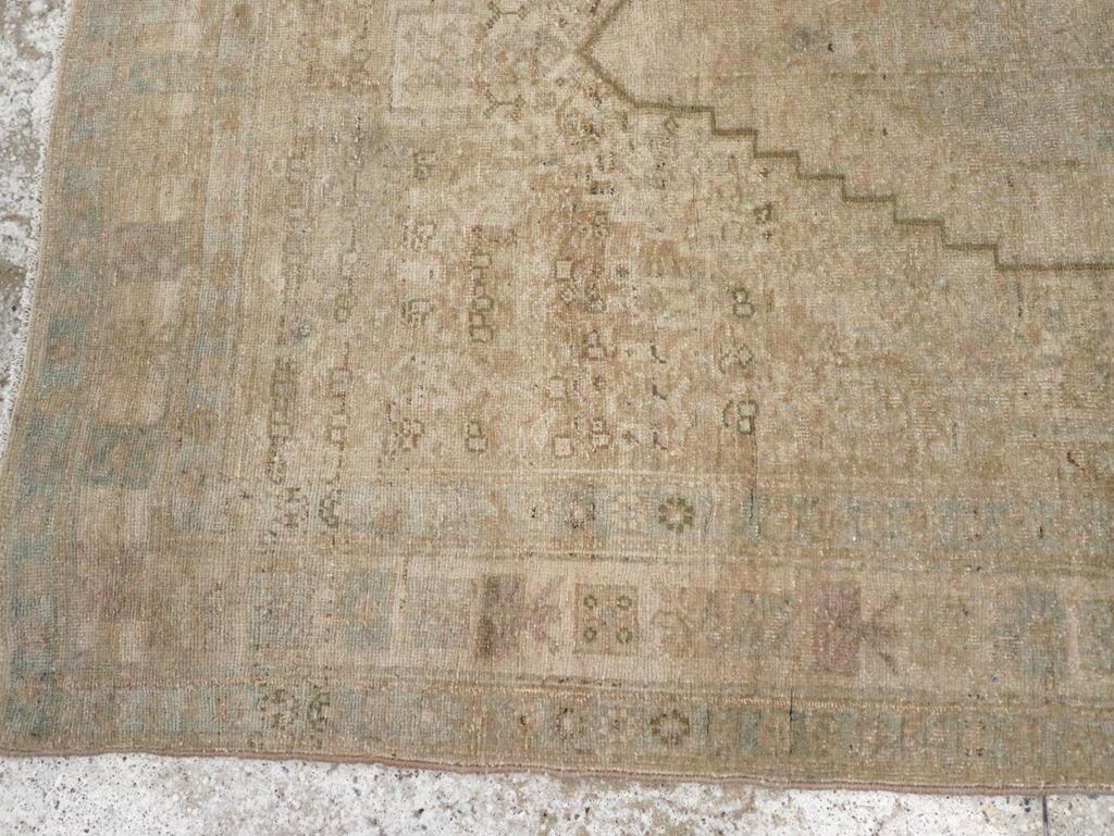 Noué à la main Tapis d'appoint persan Bidjar du milieu du 20e siècle en vente