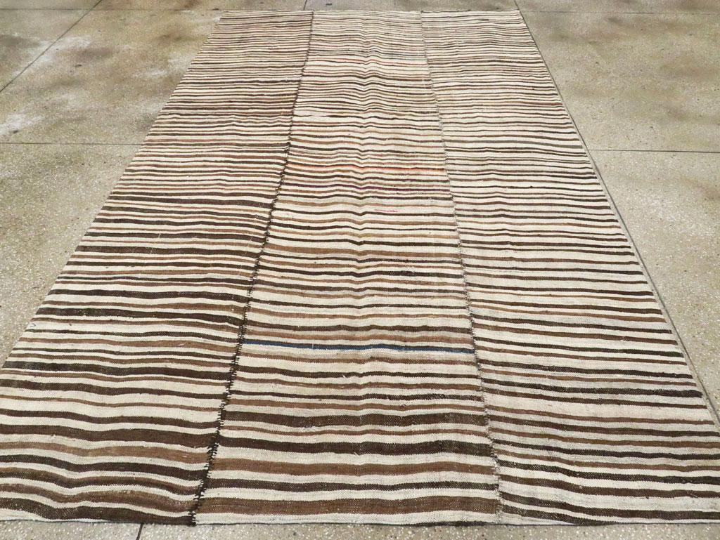 Alfombra Persa de Tejido Plano Kilim de Mediados del Siglo XX Tamaño de la Habitación de Granja Moderna Rústico en venta