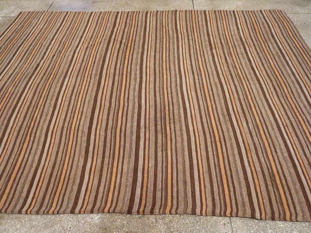 Mitte des 20. Jahrhunderts Persischer Flachgewebe-Kilim-Akzentteppich (Handgewebt) im Angebot