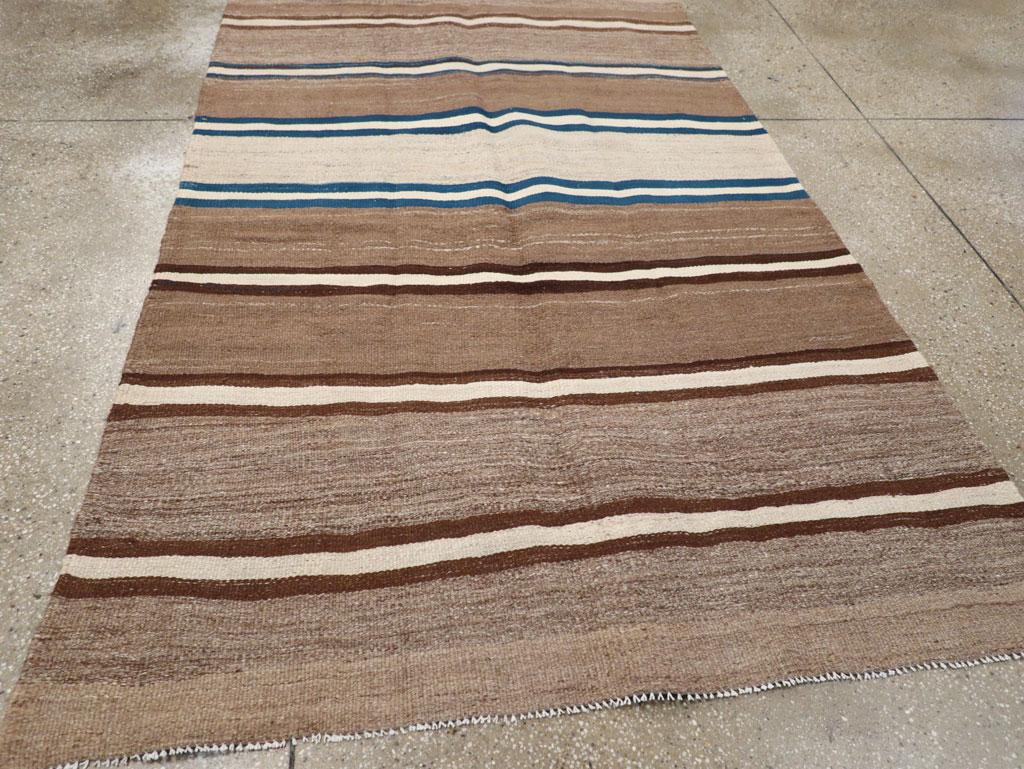 Mid-20th Century Persian Flatweave Kilim Accent Carpet im Zustand „Hervorragend“ im Angebot in New York, NY