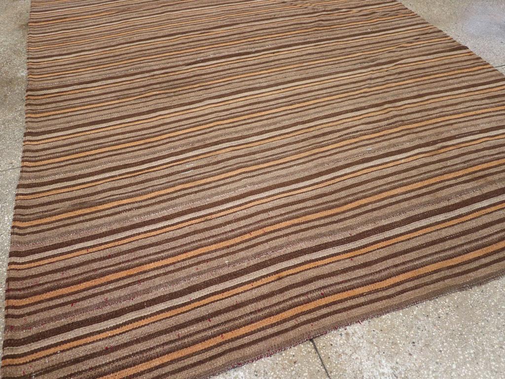 Mitte des 20. Jahrhunderts Persischer Flachgewebe-Kilim-Akzentteppich (Wolle) im Angebot