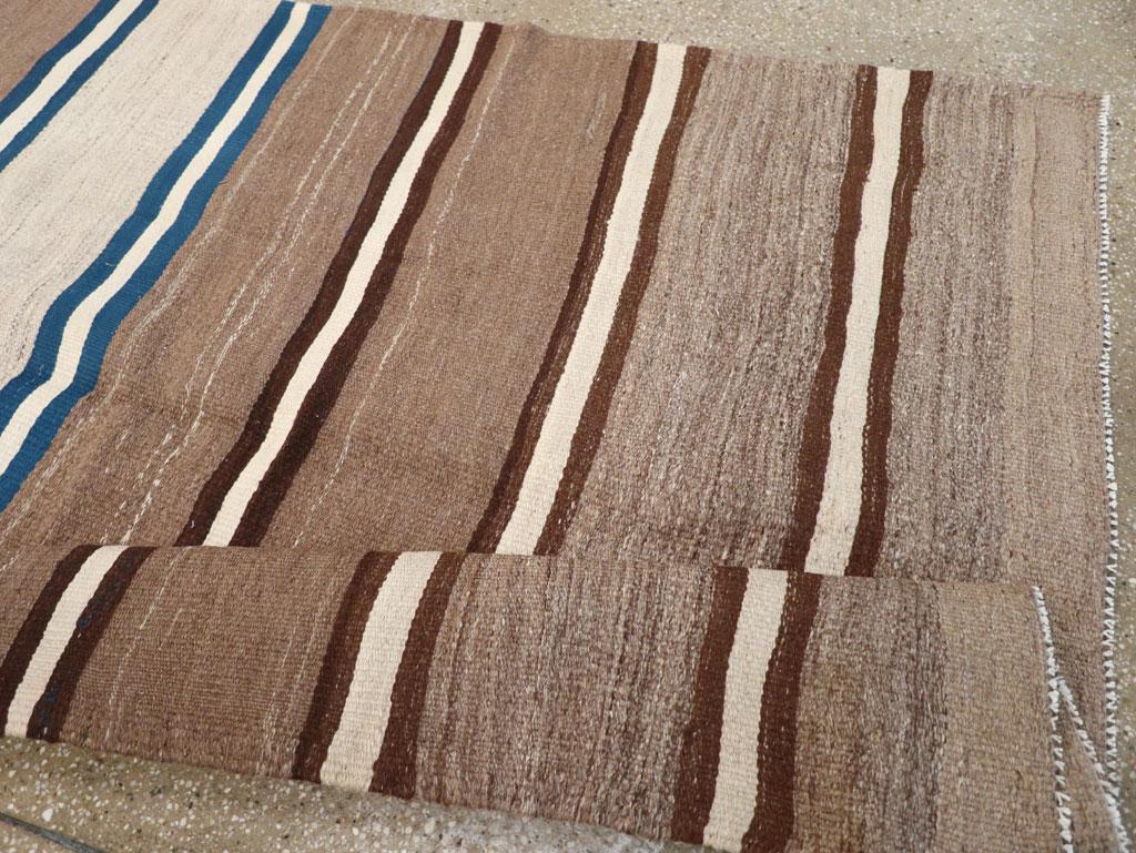 Mid-20th Century Persian Flatweave Kilim Accent Carpet (20. Jahrhundert) im Angebot