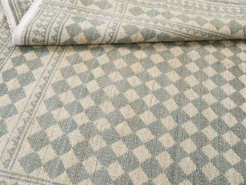 Mitte des 20. Jahrhunderts Persischer Flachgewebe-Kilim-Akzentteppich im Angebot 1
