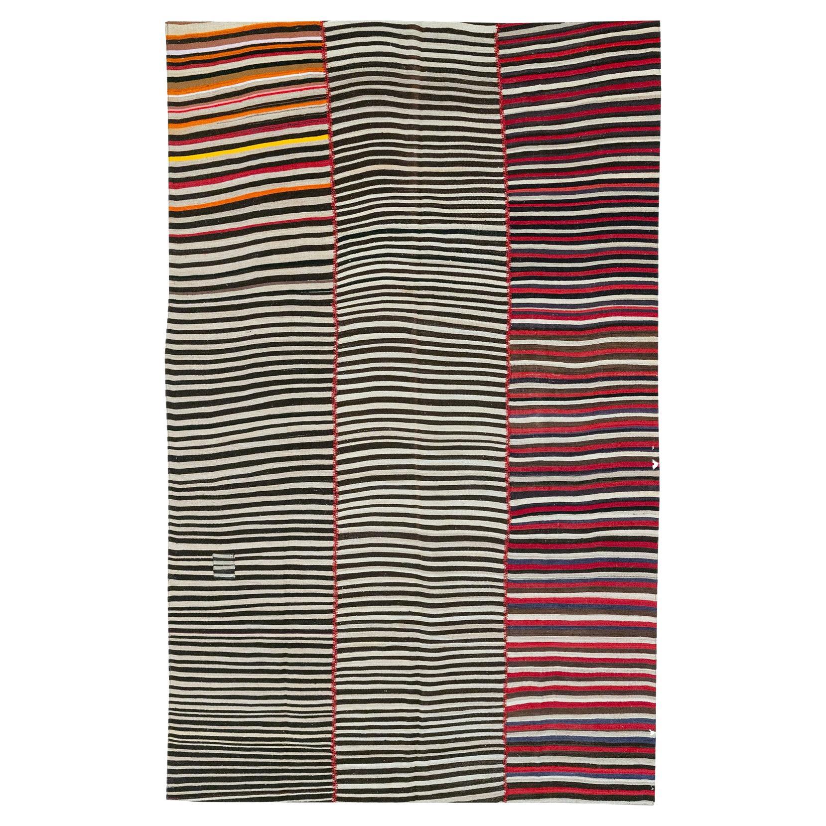 Mitte des 20. Jahrhunderts Persischer Flachgewebe-Kilim-Akzentteppich