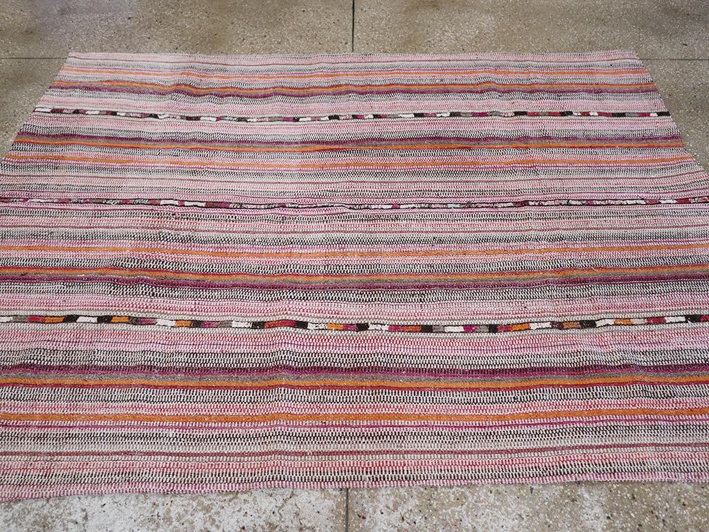 Tessuto a mano Tappeto persiano a trama piatta Rug & Kilim della metà del XX secolo in vendita