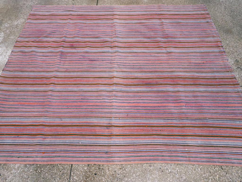 Mid-20th Century Persian Flatweave Kilim Accent Rug In Excellent Condition For Sale In New York, NY