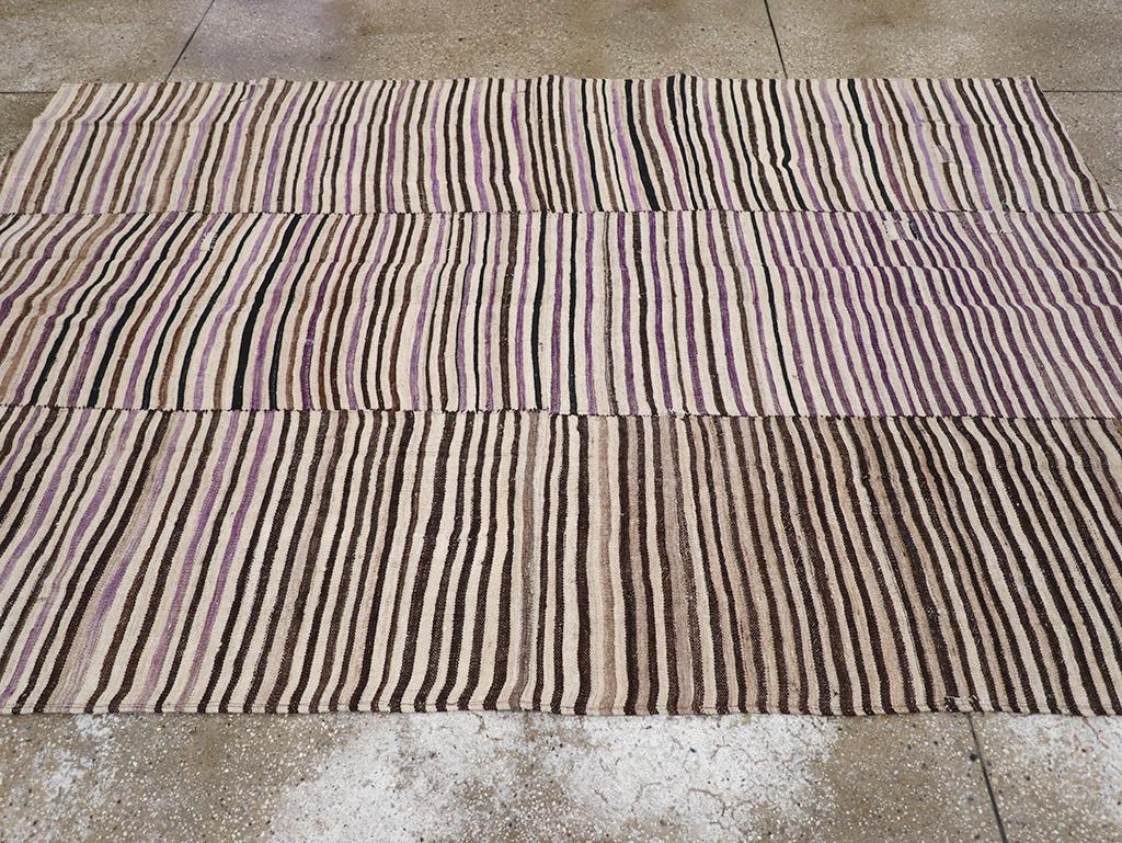 Mid-20th Century Persian Flatweave Kilim Accent Rug (Persisch) im Angebot