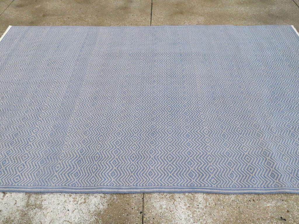 Persischer Flachgewebe-Kilim-Akzentteppich aus der Mitte des 20. (Handgewebt) im Angebot